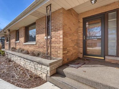 2420 Mayflower AVENUE