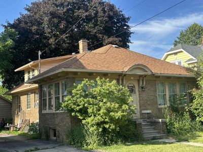 352 West 11TH AVENUE