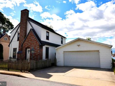 38 Cottage St