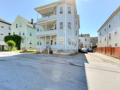 71 Esther St