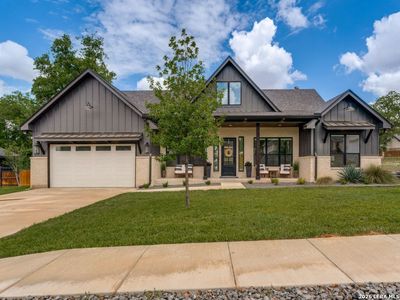 204 ASH PKWY
