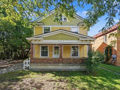 907 Kalamazoo Ave SE