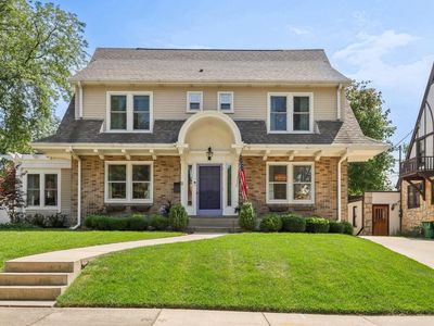 2609 East Newton AVENUE