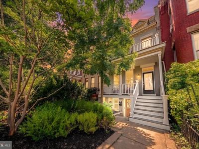 659 Maryland Ave NE