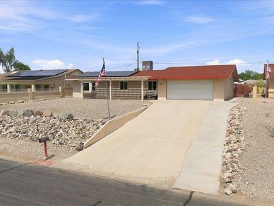 3961 Breakwater Dr