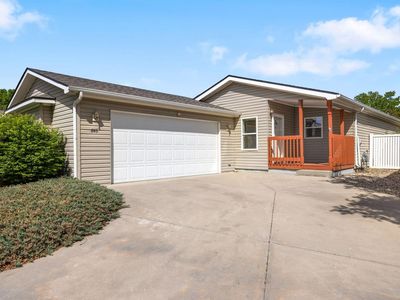 846 Pleasure Dr