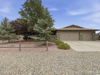 7901 E Larkspur Ln