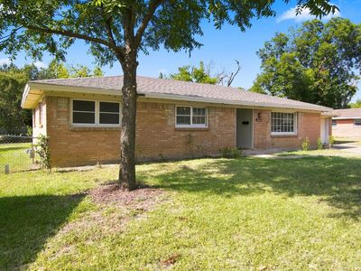 155 Chateau Dr