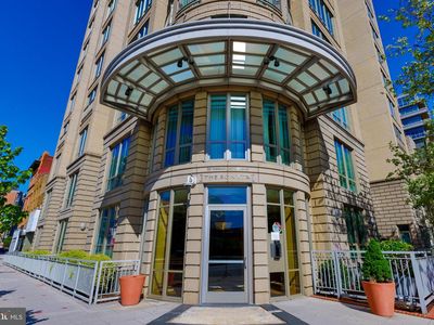 301 Massachusetts Ave NW APT 204