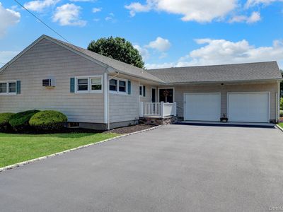 12 Bainbridge Avenue