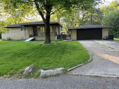 52412 Pappy Ln