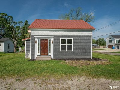 6621 Devils Lake Hwy