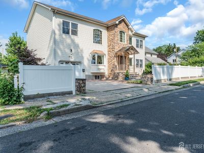 15 Rolfe Ave