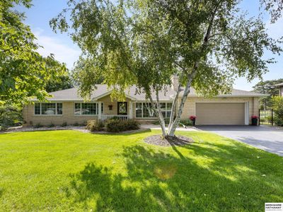 218 S 94th St