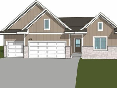 807 SW Boulder Dr