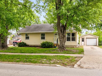 705 SE Trilein Dr