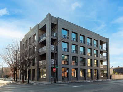 466 N Paulina St #302