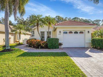 609 SW Treasure Cove