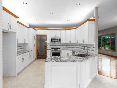 1522 W Highlander Ct