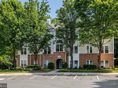 1511 N Point Dr APT 201