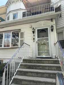 187 Bay 14th St