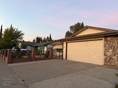 8541 Sunrise Woods Way