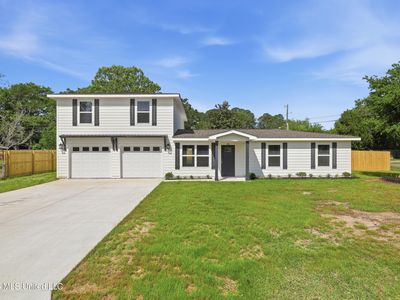 4701 Hilltop Dr