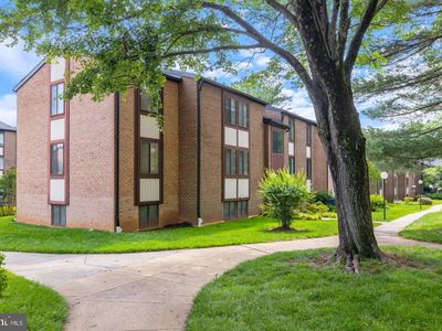 9731 Kings Crown Ct APT 201