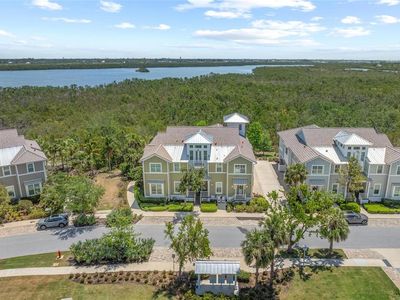 241 Sapphire Lake Dr UNIT 201