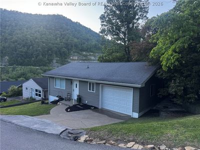 75 Everglade Dr