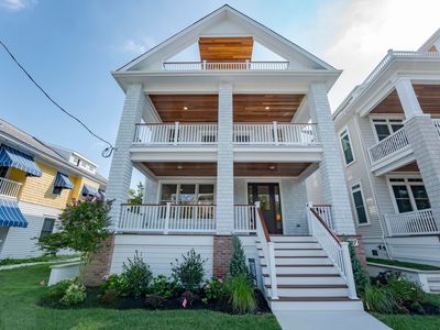 827 Saint Charles Pl