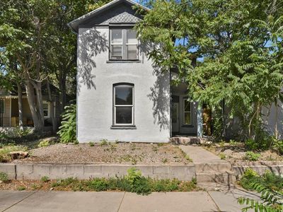 1019 E Orman Ave