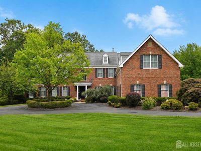 17 Spring Lake Dr