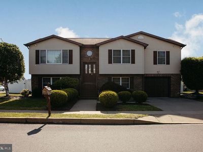 1017 Sarah St
