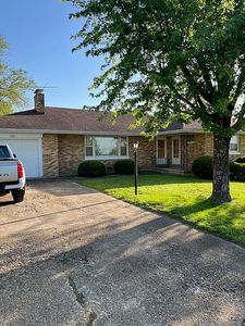 105 W Merle Ln