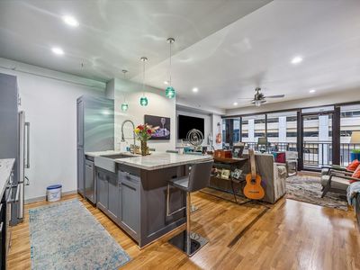 917 Main St APT 506