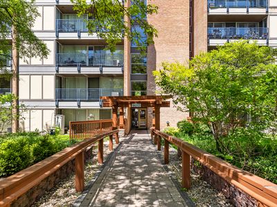 Property at 6010 Oakwood Dr APT 3H, Lisle, IL