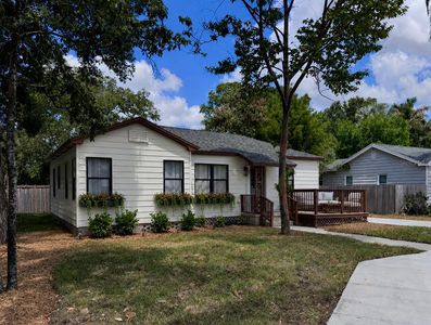 4202 N Seminole Ave