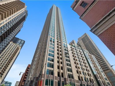 33 W Ontario St APT 17F
