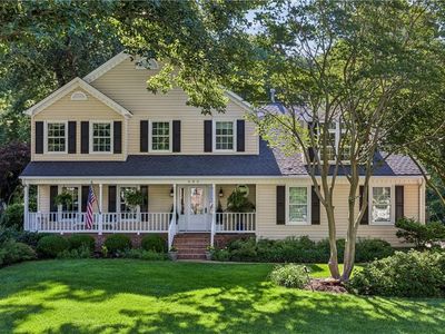 605 Lakeland Cres