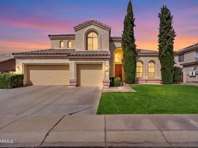 1936 W LARK Drive