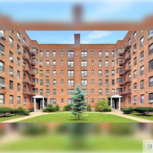 2425 Haring St APT 4C