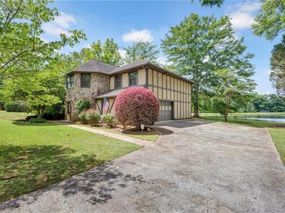 2145 Hampton Trl SE