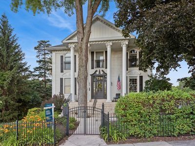 724 S Batavia Ave