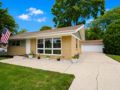 Property at 1802 Fairfield Rd, Lindenhurst, IL