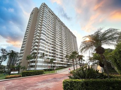 1985 S Ocean Dr APT 15G