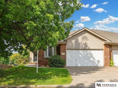 701 Manor Plz
