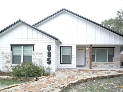685 Ridgerock Dr