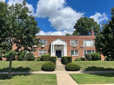 17007 Van Aken Blvd APT 101