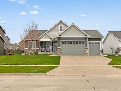 802 NW Seasons Dr